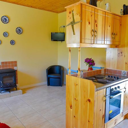 Katie'S Cottage Achill Sound Esterno foto