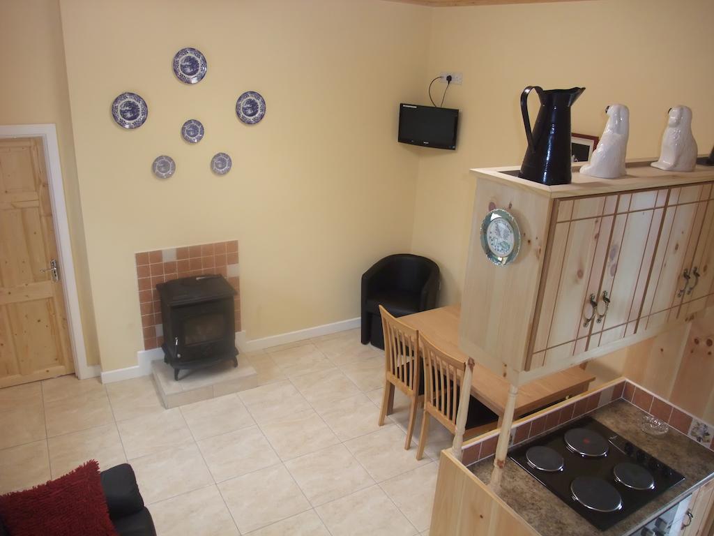 Katie'S Cottage Achill Sound Camera foto